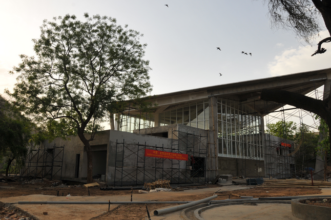 油漆無國界,互助友情漆 油漆無國界,互助友情漆