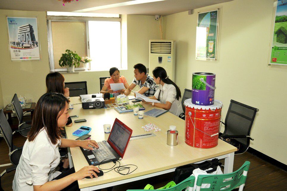 搶占先機(jī)加盟發(fā)展，友情漆助你輕松致富