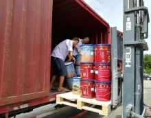 裝修旺季忙出貨 友情漆狠抓質(zhì)量趕進(jìn)度 裝修旺季忙出貨 友情漆狠抓質(zhì)量趕進(jìn)度